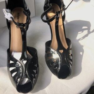Unique Vintage NEW Black Patent Leather  Size 8